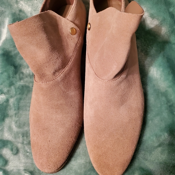 Aerosol leather ankle booties. PERFECT condition - Picture 2 of 8